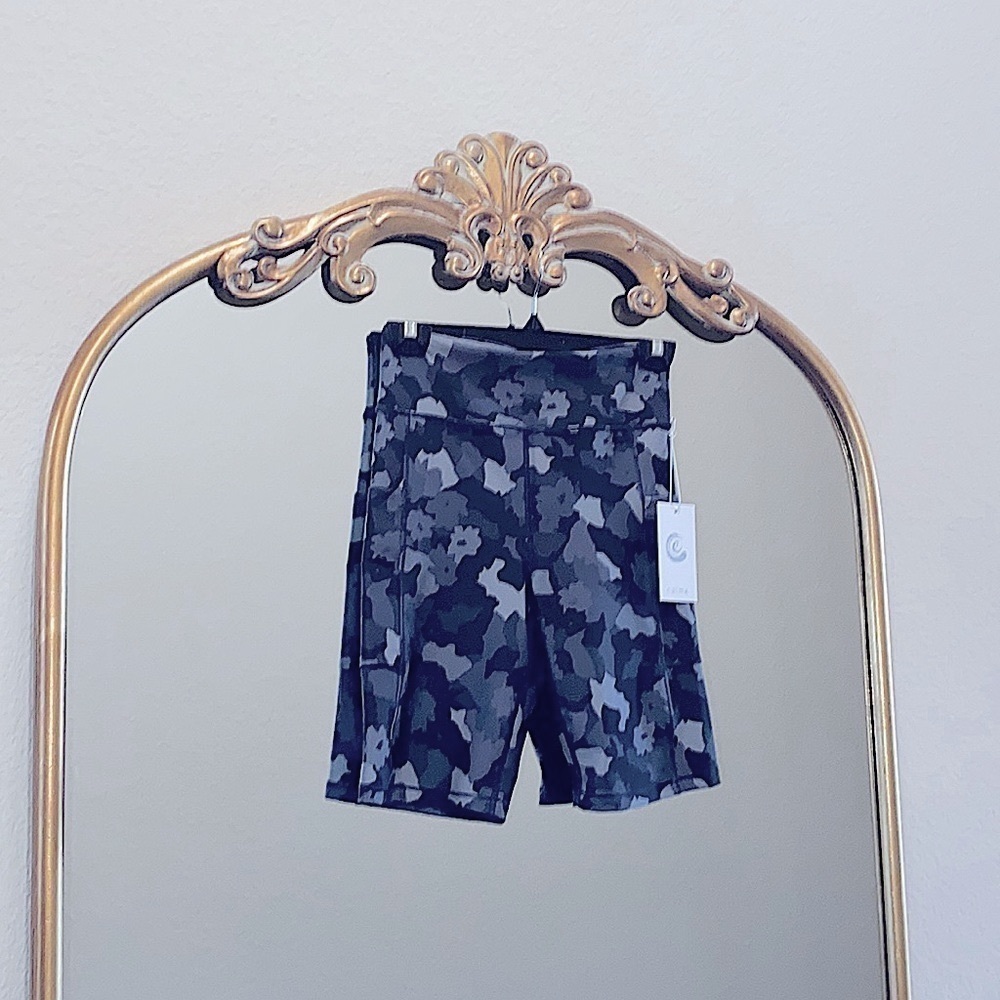 Johnny Was Calme Body High Rise Active Shorts Size S